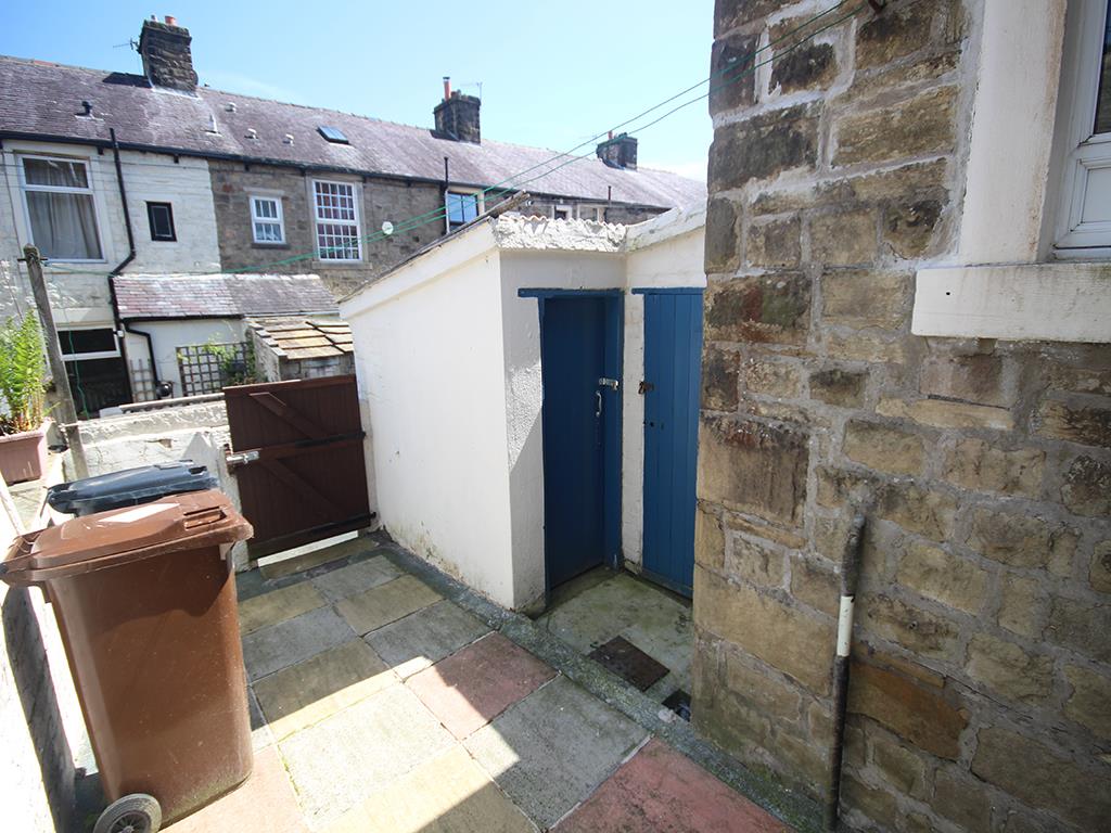 3 bedroom mid terrace house To Let in Barnoldswick - IMG_7001.jpg